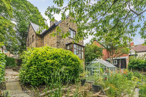 2 bedroom detached house for sale, Ashbrow Road, Huddersfield, West Yorkshire, HD2