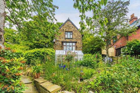 2 bedroom detached house for sale, Ashbrow Road, Huddersfield, West Yorkshire, HD2