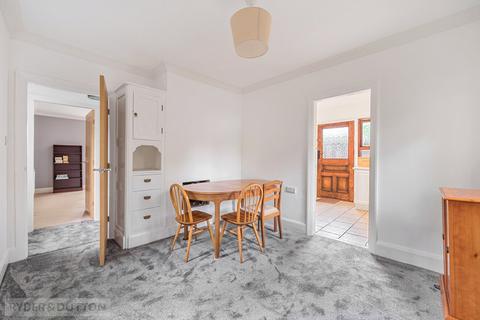 39 Ashbrow Road, Huddersfield, HD2 1DF