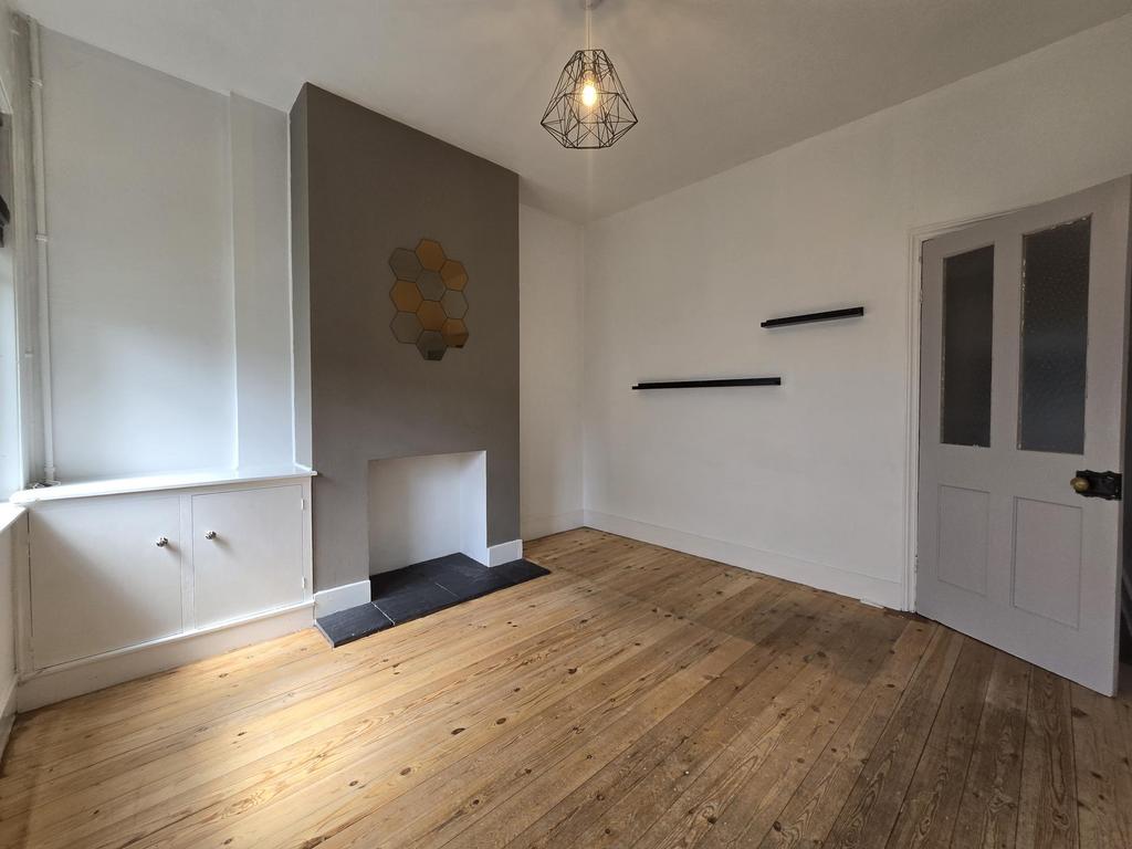 Riland Avenue, Sutton Coldfield, B75 2 bed terraced house to rent £