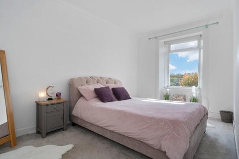 102 Kirkhill Road, Penicuik, EH26 8JF