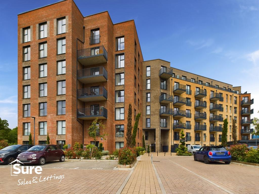 Dacorum Way, Hemel Hempstead... 2 bed apartment for sale £325,000