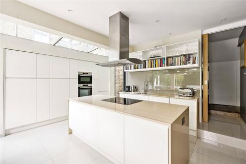 47 Sandycoombe Road, Twickenham, TW1 2LR