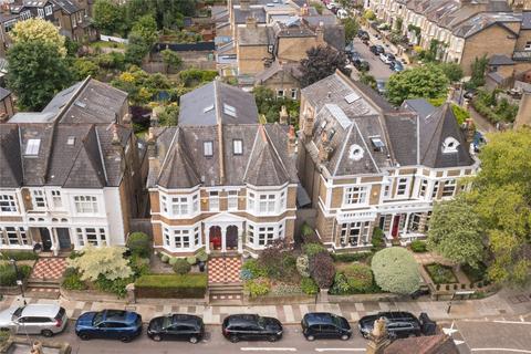 47 Sandycoombe Road, Twickenham, TW1 2LR