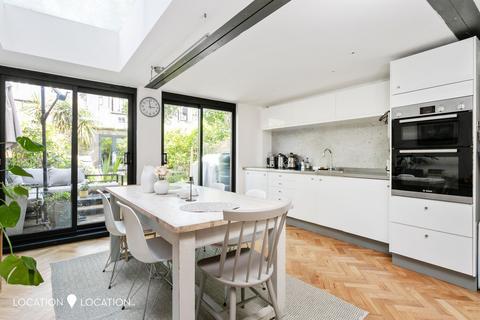 5 bedroom terraced house for sale, Nevill Road, London, N16