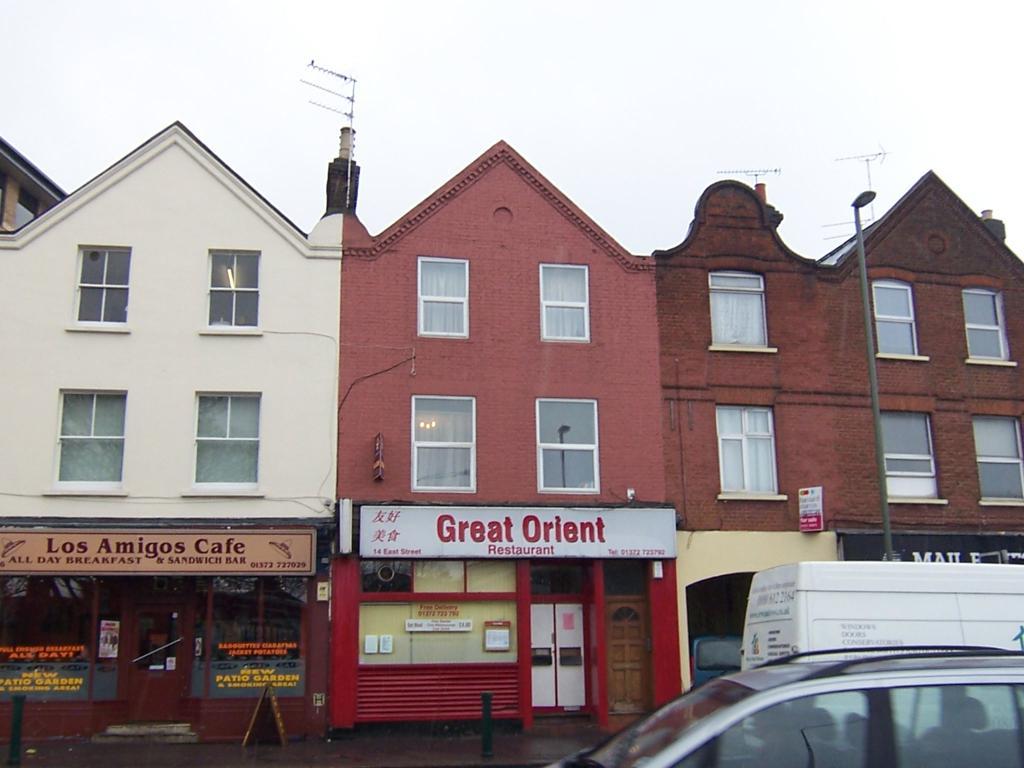 Epsom, Surrey KT17 1 bed flat to rent £950 pcm (£219 pw)