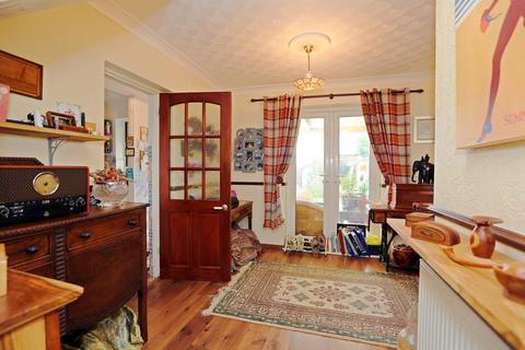 44 Birchgrove, Llanharry, Pontyclun, CF72 9HY