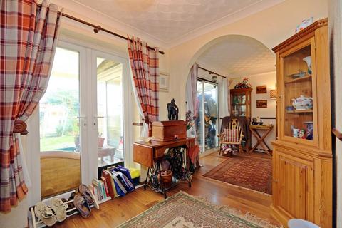 44 Birchgrove, Llanharry, Pontyclun, CF72 9HY