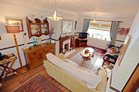 44 Birchgrove, Llanharry, Pontyclun, CF72 9HY