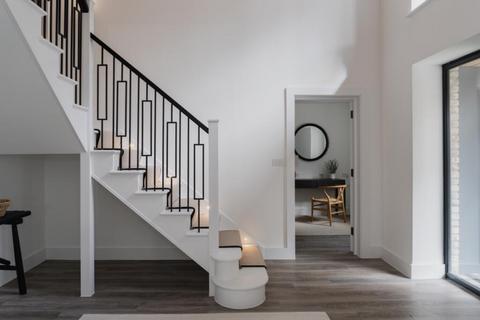 5 bedroom detached house for sale, Woolborough Lane, Outwood RH1