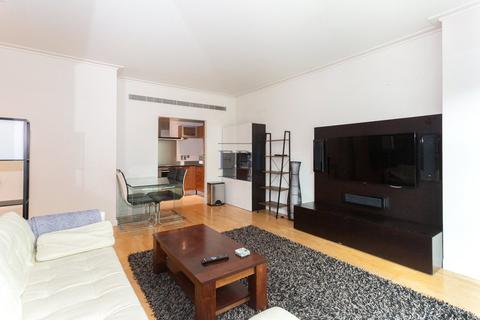 2 bedroom apartment for sale, Discovery Dock Apartments East, 3 South Quay Square, London, E14