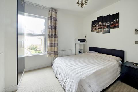 3 bedroom flat for sale, Pavilion Terrace, Pavilion Terrace, Wood Lane, London, W12