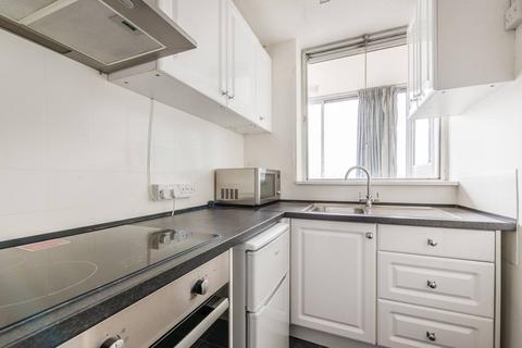 Studio to rent, Kensington Church Street, Notting Hill, London, W8