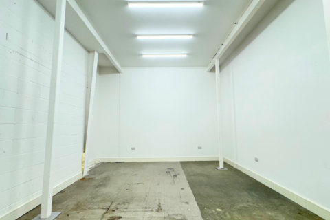 Industrial unit to rent, Grosvenor Way, London E5