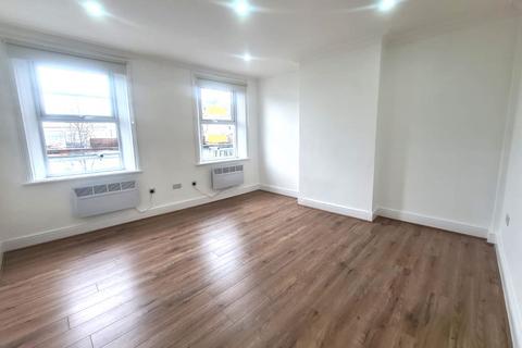 4 bedroom apartment to rent, Leytonstone Road, London E15