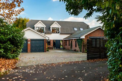 5 bedroom detached house for sale, Money Row Green, Holyport