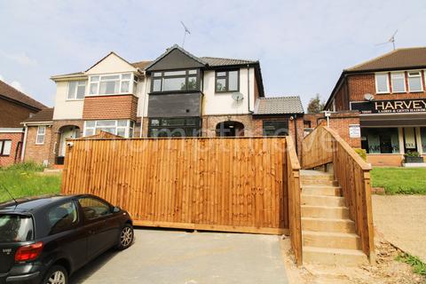House share to rent, Eaton Green Road Luton LU2 9HB