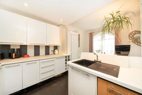 3 bedroom end of terrace house for sale, Watford, Hertfordshire WD24