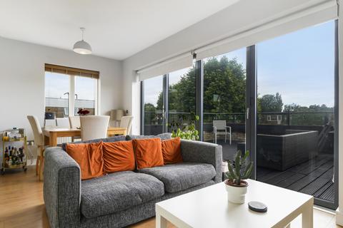2 bedroom flat for sale, Harrowdene Road, Wembley, Middlesex HA0