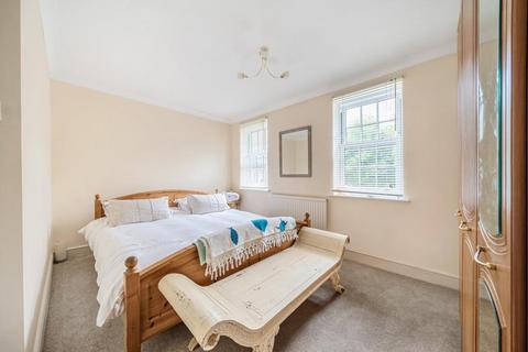3 bedroom end of terrace house for sale, Ottershaw,  Chertsey,  KT16