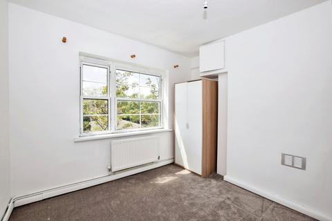 2 bedroom flat to rent, Vauban Estate Bermondsey SE16