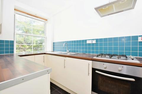 2 bedroom flat to rent, Vauban Estate Bermondsey SE16
