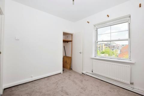 2 bedroom flat to rent, Vauban Estate Bermondsey SE16