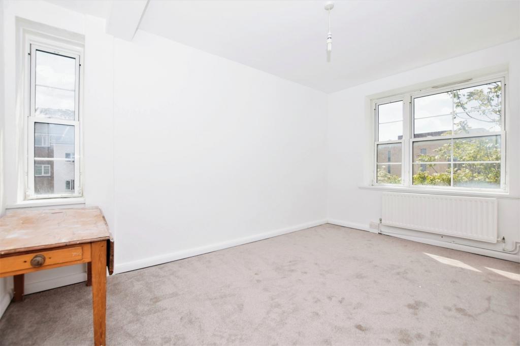 Living Room (2)