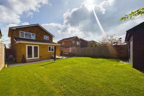 28 Bartel Close, Hemel Hempstead, HP3 8LY