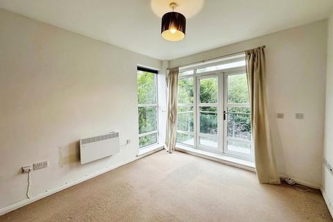 2 bedroom flat to rent, Radcliffe, Manchester M26