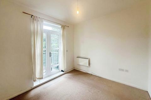 2 bedroom flat to rent, Radcliffe, Manchester M26
