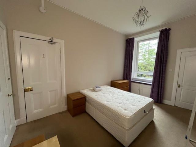 Bed 2 (2)