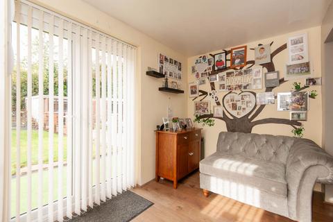 25 Lamb Hill Close, Sheffield, S13 8FT