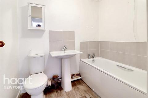 1 bedroom flat to rent, Lisburn Court, Ystrad Mynach