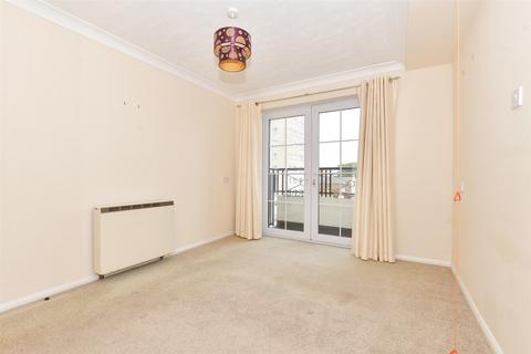 1 bedroom apartment for sale, Pier Avenue, Herne Bay, Kent