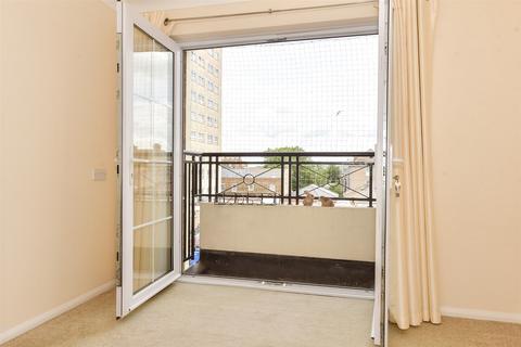 1 bedroom apartment for sale, Pier Avenue, Herne Bay, Kent