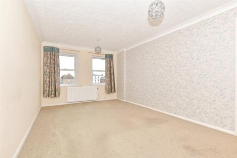 1 bedroom apartment for sale, Pier Avenue, Herne Bay, Kent