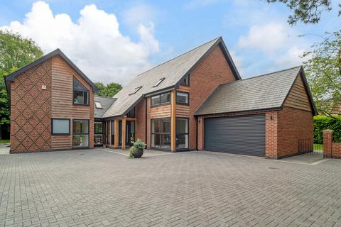 5 bedroom detached house for sale, Rugby Road, Rugby, Dunchurch CV22 6PW