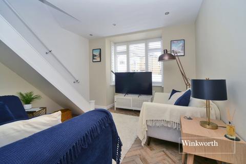 254 Longfellow Road, Worcester Park, KT4 8AT