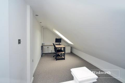 254 Longfellow Road, Worcester Park, KT4 8AT