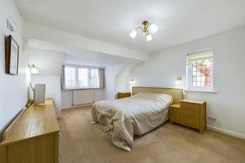 4 bedroom detached house for sale, Upton Close, Barnwood, Gloucester, Gloucestershire, GL4