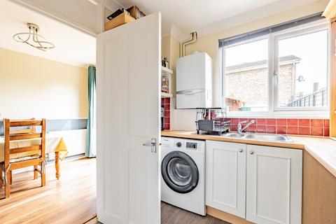 7 Dovetrees, Carterton, OX18 1AN