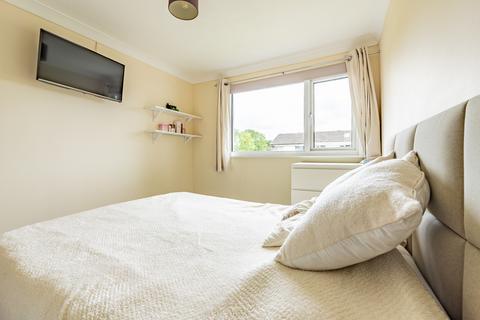 7 Dovetrees, Carterton, OX18 1AN