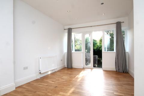 3 bedroom flat to rent, Oxford Road, Harrow, HA1