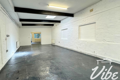 Industrial unit to rent, Falkland Road, Barnet EN5