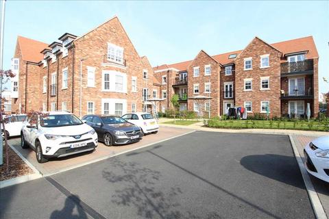 2 bedroom apartment to rent, Albany Court, Leigh on Sea SS9