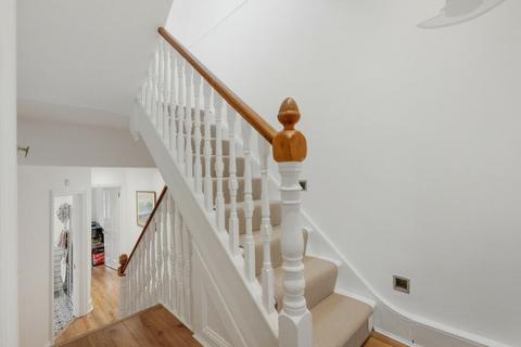 4 bedroom terraced house to rent, Henslowe Road, London, SE22