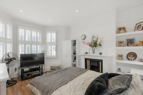 4 bedroom terraced house to rent, Henslowe Road, London, SE22