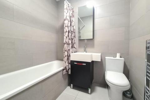 2 bedroom flat to rent, Brent Street, Hendon