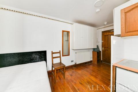 Studio to rent, Craven Road, Paddington